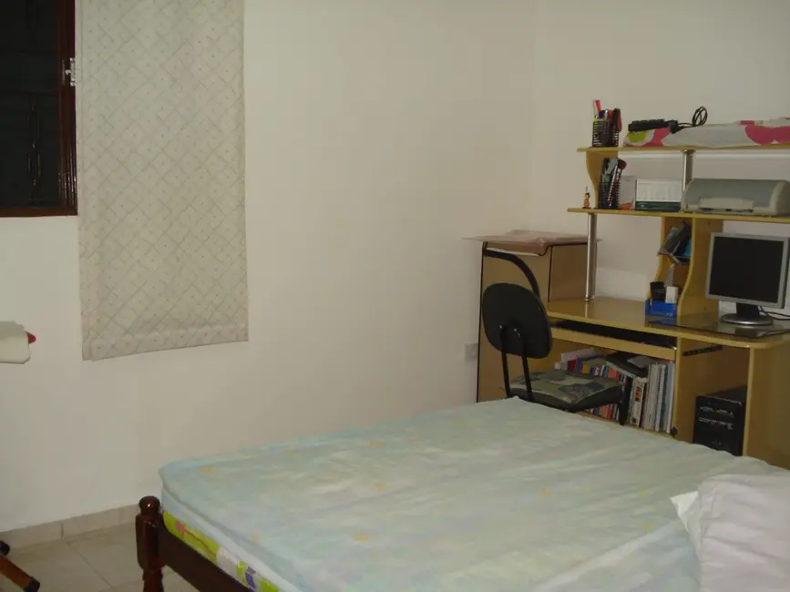 Casa com 2 quartos à venda, 64m2 em Residencial Comercial Cidade Vista Alegre, Pindamonhangaba - SP - imagem 3 Foto 3 de Casa com 2 quartos à venda, 64m2 em Residencial Comercial Cidade Vista Alegre, Pindamonhangaba - SP