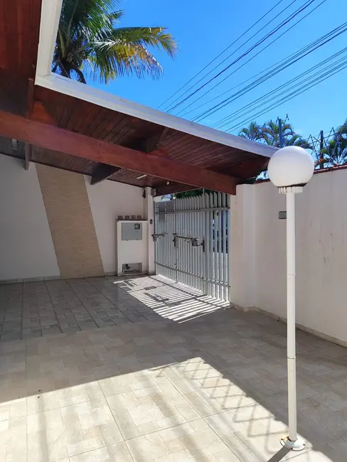 Foto 1 de Casa com 3 quartos à venda, 179m2 em Tremembe - SP