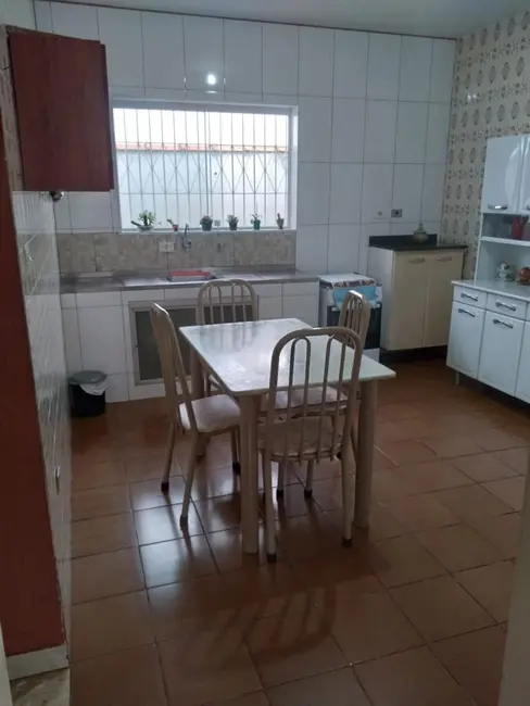 Foto 6 de Casa com 4 quartos à venda, 231m2 em São Benedito, Pindamonhangaba - SP
