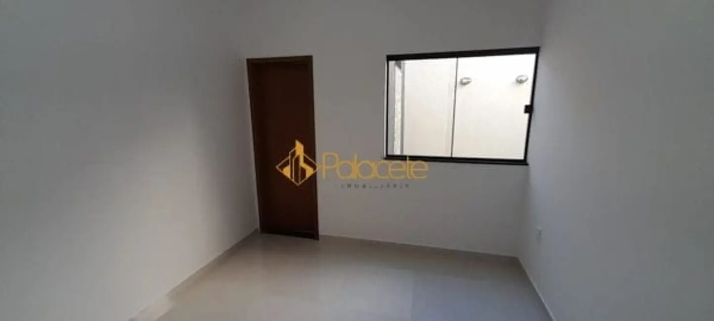 Foto 8 de Casa de Condomínio com 2 quartos à venda, 75m2 em Areão, Taubate - SP