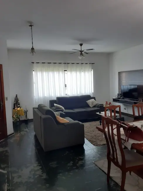 Foto 1 de Casa com 3 quartos à venda, 178m2 em Parque São Domingos, Pindamonhangaba - SP