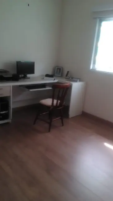 Casa de Condomínio à venda, 320m2 em Pindamonhangaba - SP - imagem 4 Foto 4 de Casa de Condomínio à venda, 320m2 em Pindamonhangaba - SP