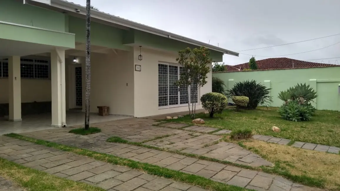 Foto 3 de Casa com 3 quartos à venda e para alugar, 400m2 em Centro, Pindamonhangaba - SP