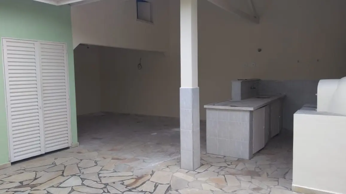 Foto 39 de Casa com 3 quartos à venda e para alugar, 400m2 em Centro, Pindamonhangaba - SP