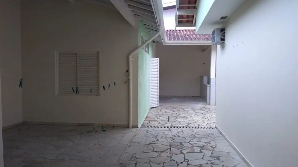 Foto 40 de Casa com 3 quartos à venda e para alugar, 400m2 em Centro, Pindamonhangaba - SP