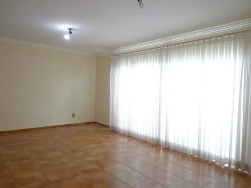 Foto 13 de Casa com 3 quartos à venda e para alugar, 400m2 em Centro, Pindamonhangaba - SP