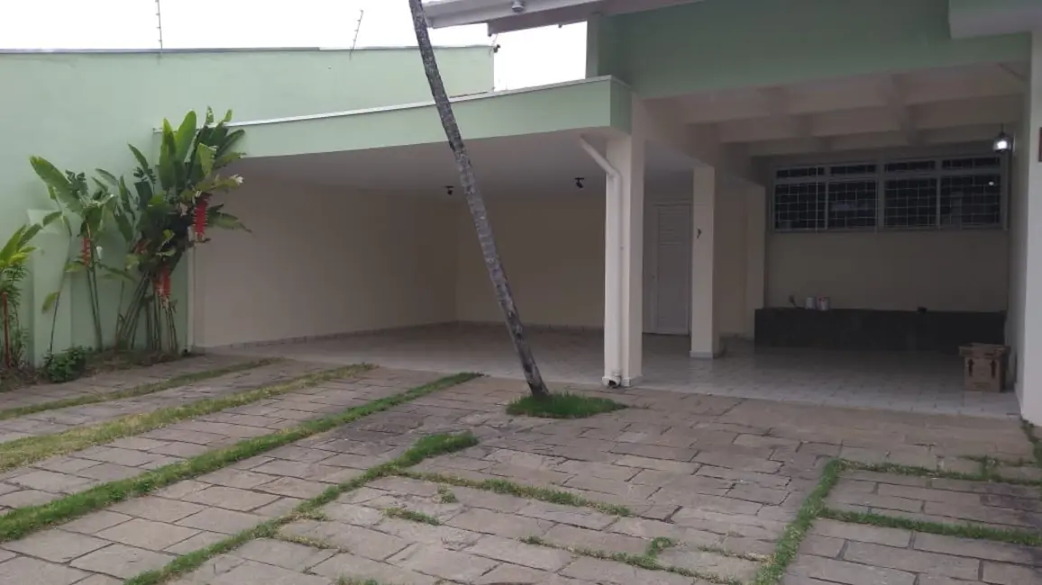 Foto 5 de Casa com 3 quartos à venda e para alugar, 400m2 em Centro, Pindamonhangaba - SP