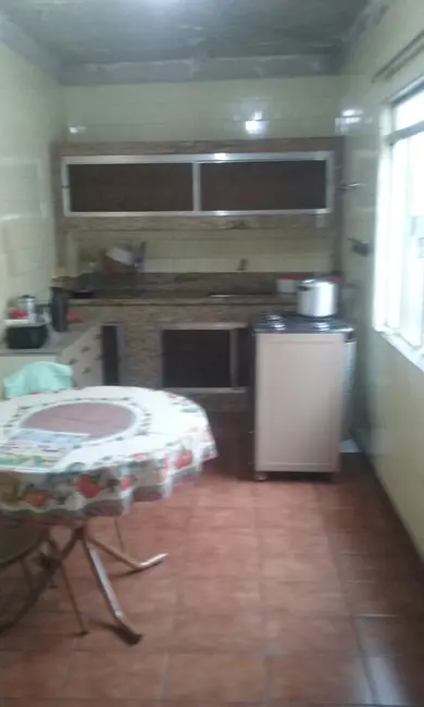 Sobrado com 4 quartos à venda em Aparecida - SP - imagem 4 Foto 4 de Sobrado com 4 quartos à venda em Aparecida - SP