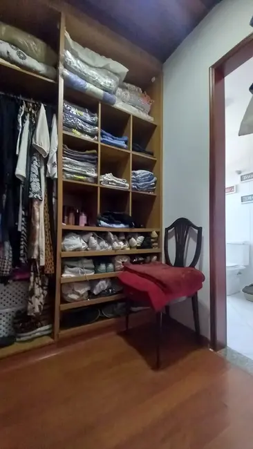 Foto 4 de Casa com 4 quartos à venda, 157m2 em Esplanada Independência, Taubate - SP