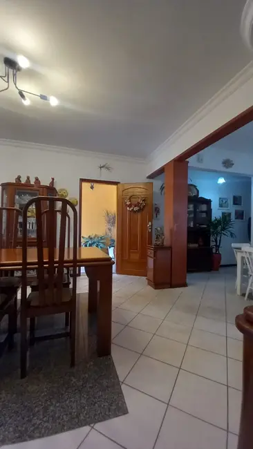 Foto 1 de Casa com 4 quartos à venda, 157m2 em Esplanada Independência, Taubate - SP