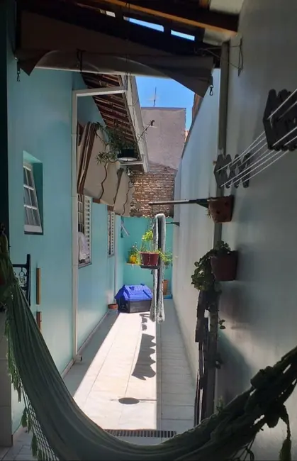 Foto 2 de Casa com 2 quartos à venda, 125m2 em Parque Arco Íris, Taubate - SP