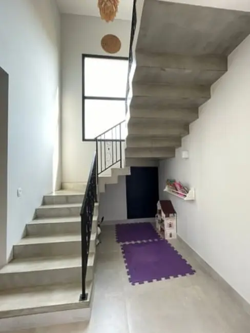 Foto 8 de Sobrado com 4 quartos à venda, 223m2 em Santa Mônica, Cacapava - SP