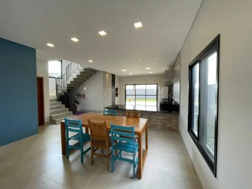 Foto 6 de Sobrado com 4 quartos à venda, 223m2 em Santa Mônica, Cacapava - SP