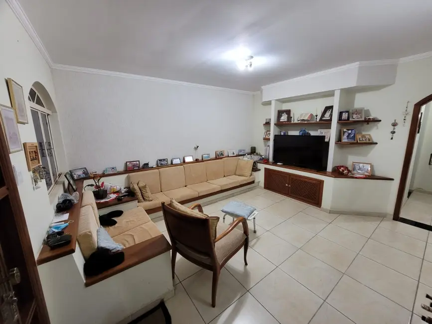 Casa com 4 quartos à venda, 225m2 em Pindamonhangaba - SP - imagem 8 Foto 8 de Casa com 4 quartos à venda, 225m2 em Pindamonhangaba - SP