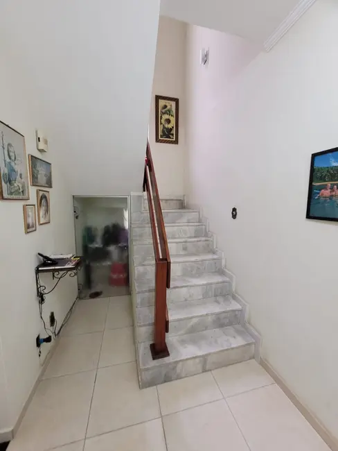 Casa com 4 quartos à venda, 225m2 em Pindamonhangaba - SP - imagem 3 Foto 3 de Casa com 4 quartos à venda, 225m2 em Pindamonhangaba - SP