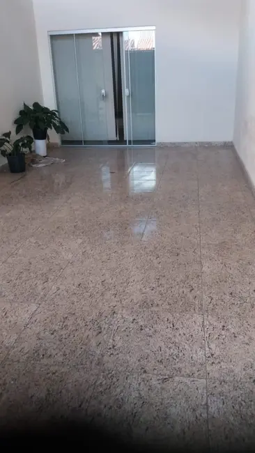 Foto 1 de Casa com 2 quartos à venda, 250m2 em Engenheiro Neiva, Guaratingueta - SP