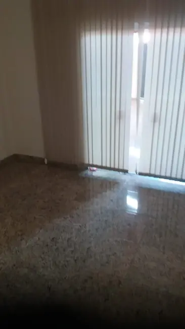 Foto 2 de Casa com 2 quartos à venda, 250m2 em Engenheiro Neiva, Guaratingueta - SP