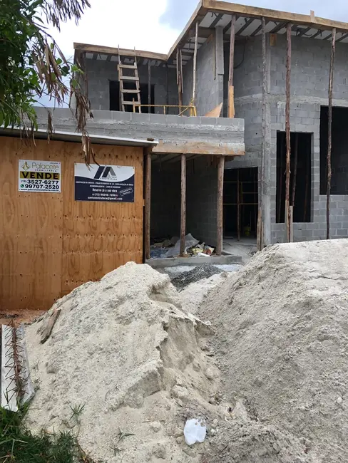 Foto 9 de Sobrado com 3 quartos à venda, 200m2 em Pindamonhangaba - SP