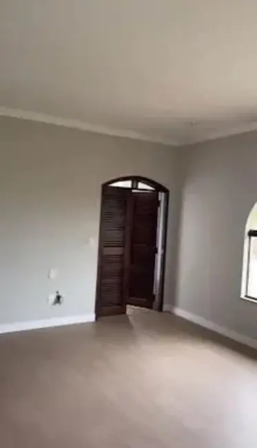 Sobrado com 6 quartos à venda, 550m2 em Taubate - SP - imagem 4 Foto 4 de Sobrado com 6 quartos à venda, 550m2 em Taubate - SP