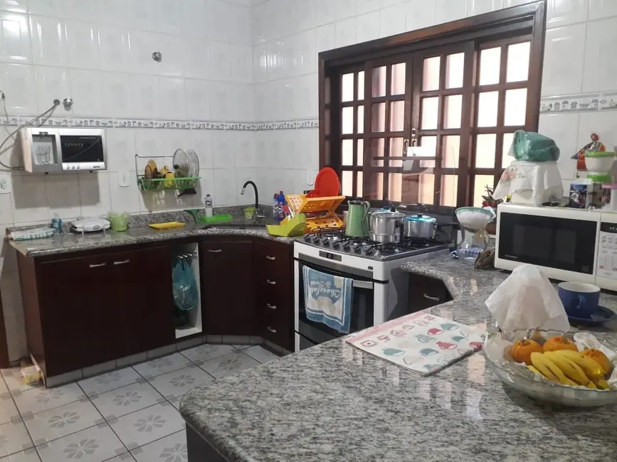 Foto 3 de Casa com 3 quartos à venda, 195m2 em Pedregulho, Guaratingueta - SP