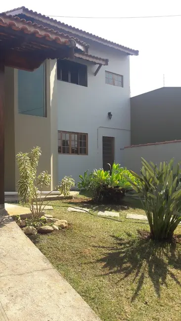Foto 2 de Sobrado com 3 quartos à venda, 213m2 em Jardim Residencial Doutor Lessa, Pindamonhangaba - SP