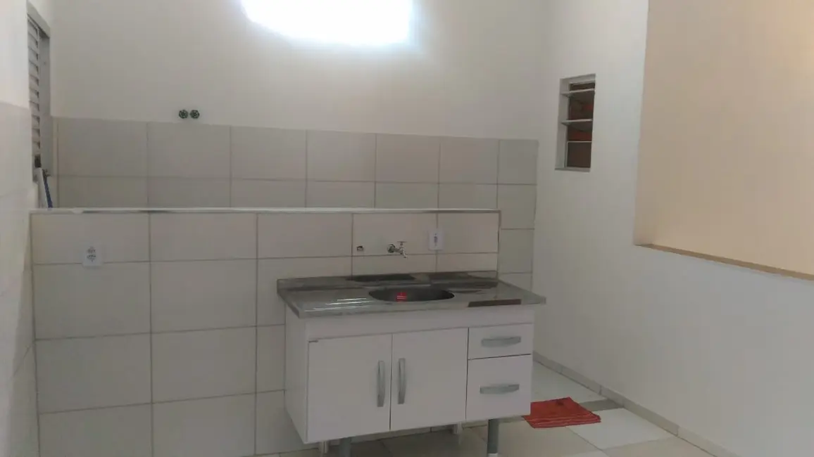 Foto 5 de Casa com 2 quartos à venda, 120m2 em Residencial Estoril, Taubate - SP