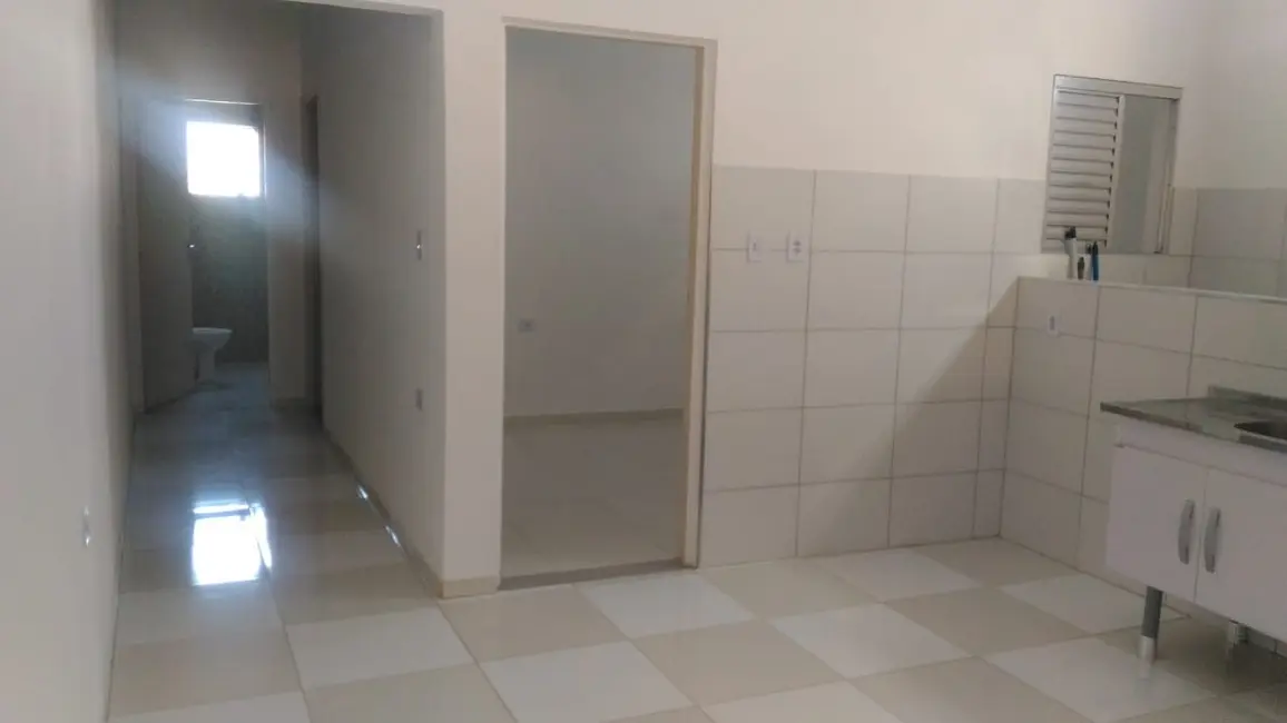 Foto 4 de Casa com 2 quartos à venda, 120m2 em Residencial Estoril, Taubate - SP