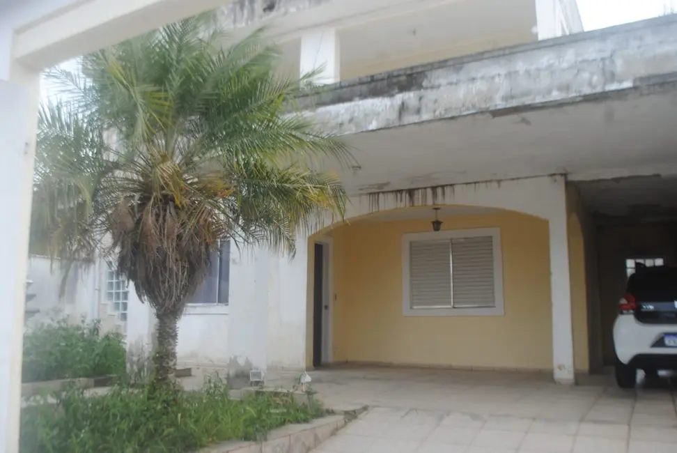 Foto 1 de Sobrado com 5 quartos à venda em Cooperi, Guaratingueta - SP