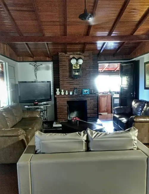 Foto 5 de Sobrado com 3 quartos à venda, 900m2 em Guaratingueta - SP