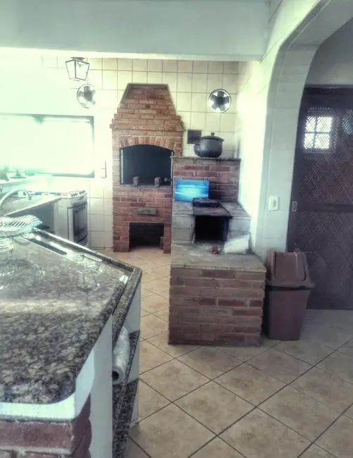 Foto 6 de Sobrado com 3 quartos à venda, 900m2 em Guaratingueta - SP