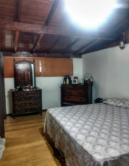 Foto 3 de Sobrado com 3 quartos à venda, 900m2 em Guaratingueta - SP