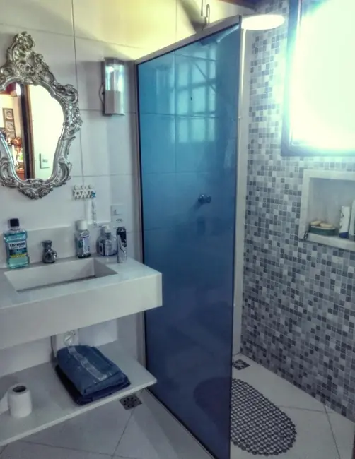Foto 1 de Sobrado com 3 quartos à venda, 900m2 em Guaratingueta - SP