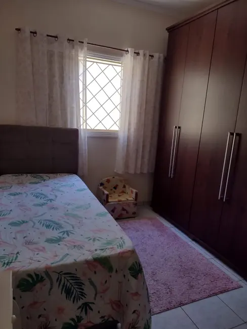 Foto 2 de Casa com 2 quartos à venda, 64m2 em Parque São Domingos, Pindamonhangaba - SP