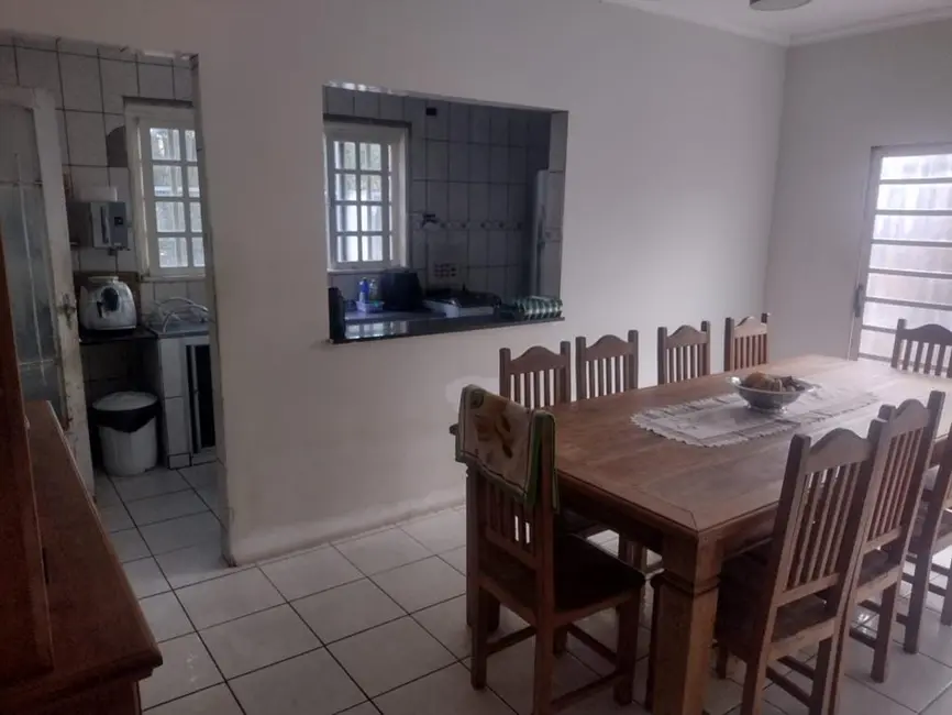 Foto 2 de Casa com 2 quartos à venda e para alugar, 150m2 em Tremembe - SP
