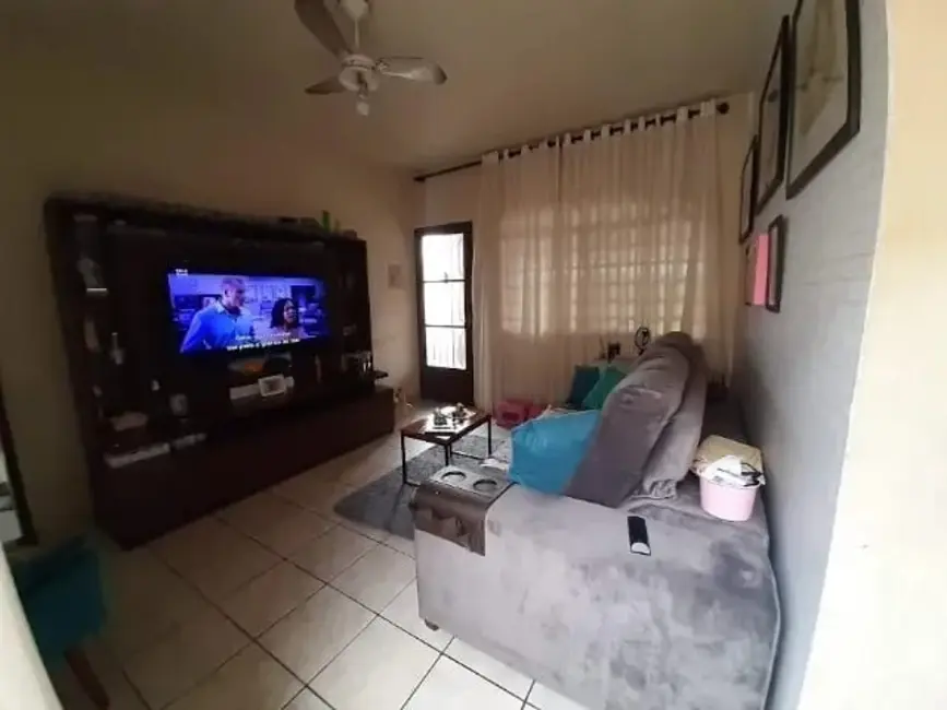 Foto 2 de Casa com 2 quartos à venda, 150m2 em Jardim Gurilândia, Taubate - SP