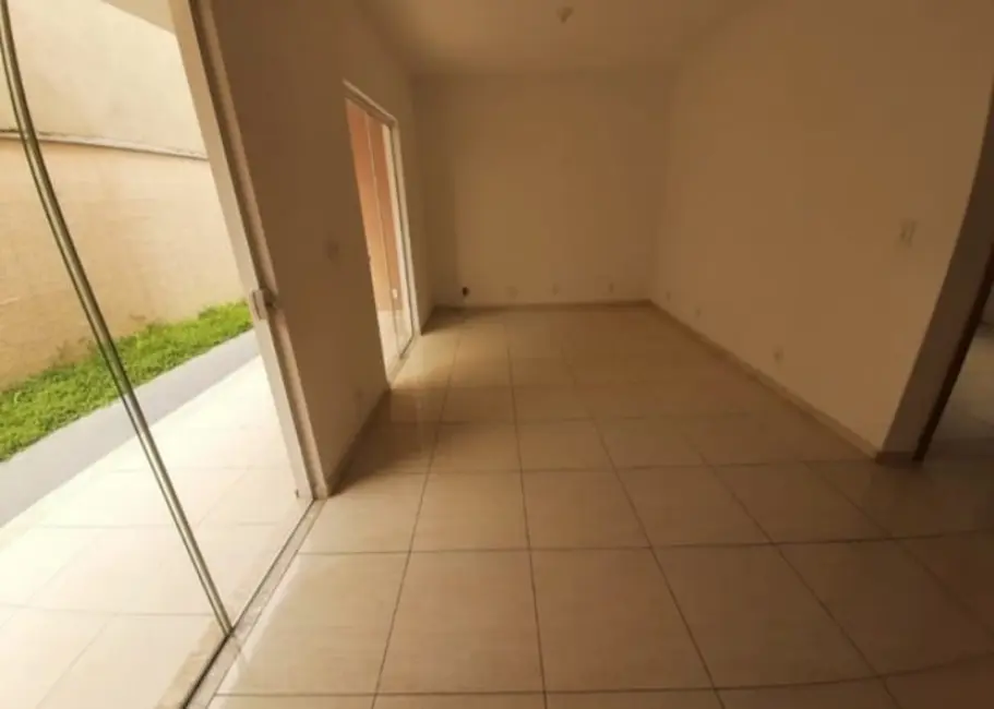Foto 3 de Sobrado com 3 quartos à venda, 100m2 em Nossa Senhora do Perpétuo Socorro, Pindamonhangaba - SP