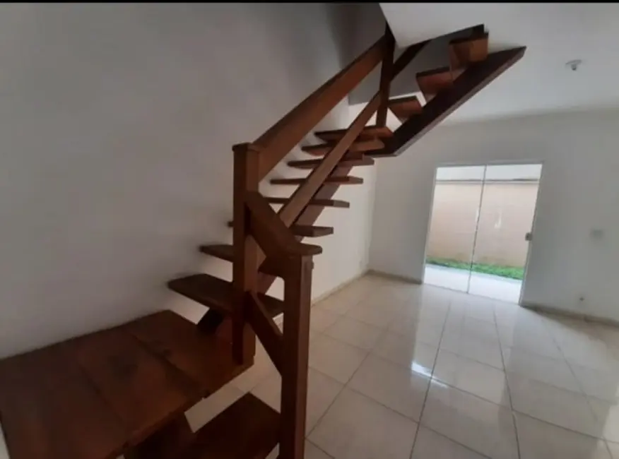 Foto 6 de Sobrado com 3 quartos à venda, 100m2 em Nossa Senhora do Perpétuo Socorro, Pindamonhangaba - SP