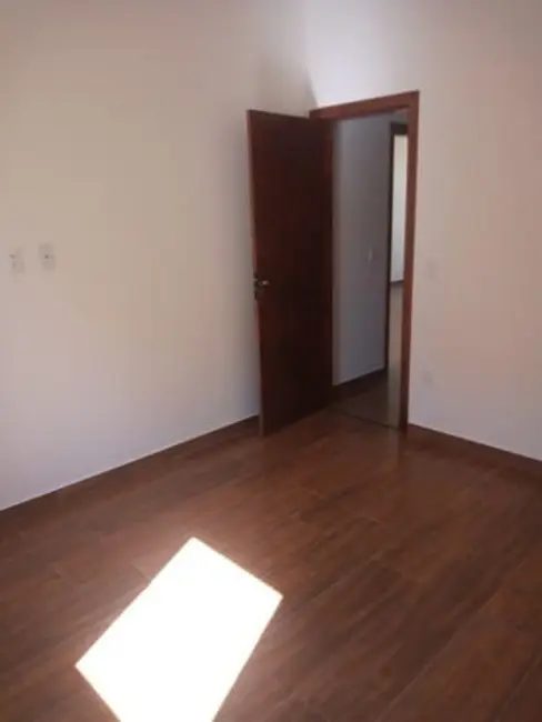 Foto 4 de Casa com 2 quartos à venda, 98m2 em Jardim Morumby, Taubate - SP