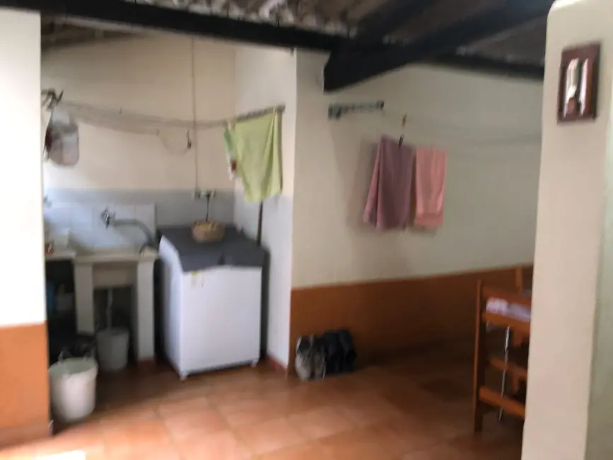 Foto 6 de Casa com 3 quartos à venda, 154m2 em Loteamento Eduardo da Silva Neto, Pindamonhangaba - SP