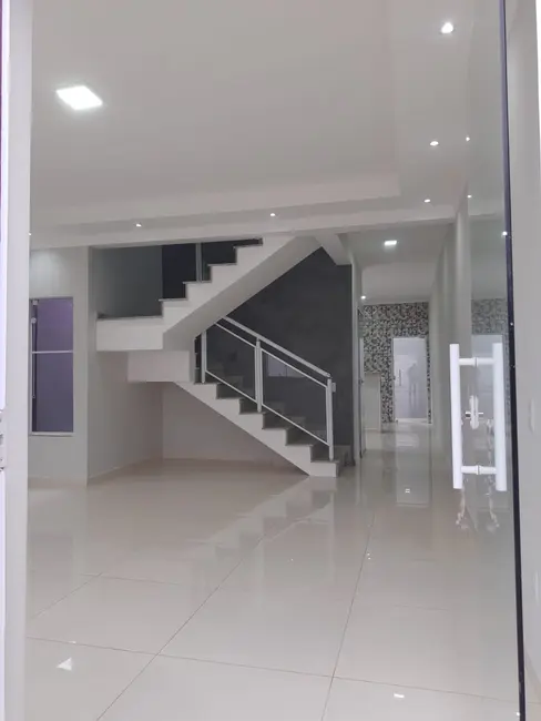 Foto 3 de Sobrado com 2 quartos à venda, 96m2 em Residencial e Comercial Portal dos Eucaliptos, Pindamonhangaba - SP