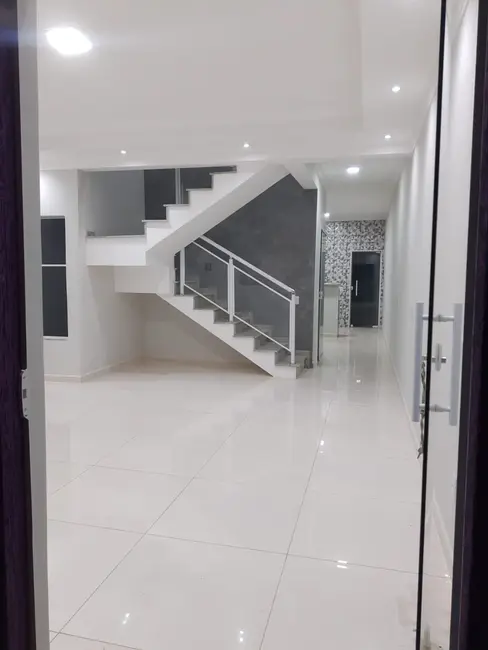 Foto 1 de Sobrado com 2 quartos à venda, 96m2 em Residencial e Comercial Portal dos Eucaliptos, Pindamonhangaba - SP