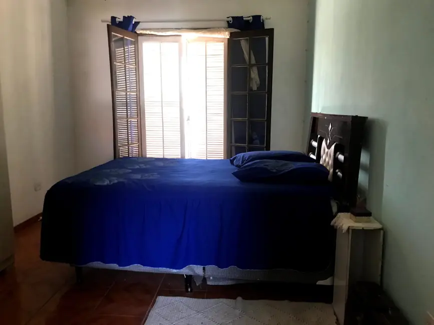 Foto 1 de Sobrado com 3 quartos à venda, 120m2 em Conjunto Residencial Araretama, Pindamonhangaba - SP