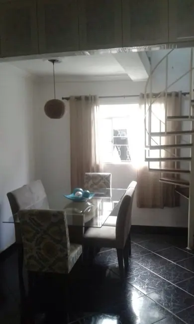 Sobrado com 4 quartos à venda, 180m2 em Centro, Potim - SP - imagem 4 Foto 4 de Sobrado com 4 quartos à venda, 180m2 em Centro, Potim - SP