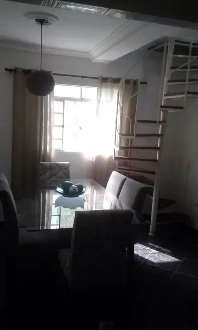 Sobrado com 4 quartos à venda, 180m2 em Centro, Potim - SP - imagem 3 Foto 3 de Sobrado com 4 quartos à venda, 180m2 em Centro, Potim - SP