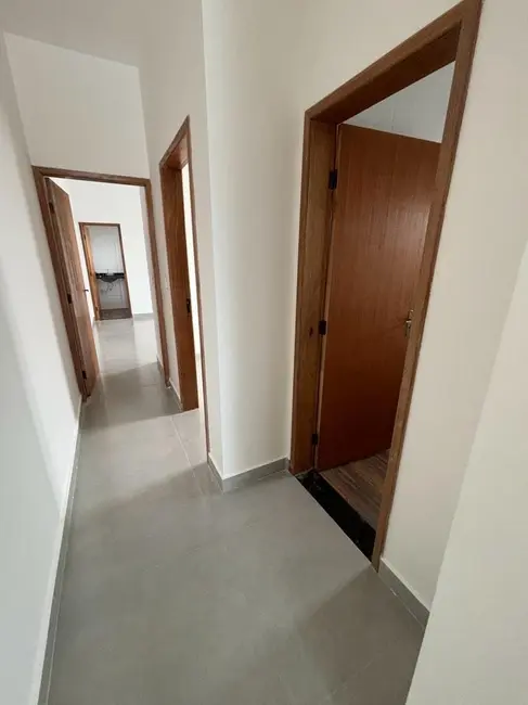 Foto 6 de Casa com 3 quartos à venda, 150m2 em Residencial Estoril, Taubate - SP