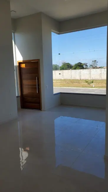 Foto 3 de Casa com 3 quartos à venda, 150m2 em Tremembe - SP
