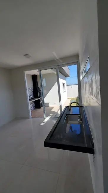 Foto 1 de Casa com 3 quartos à venda, 150m2 em Tremembe - SP