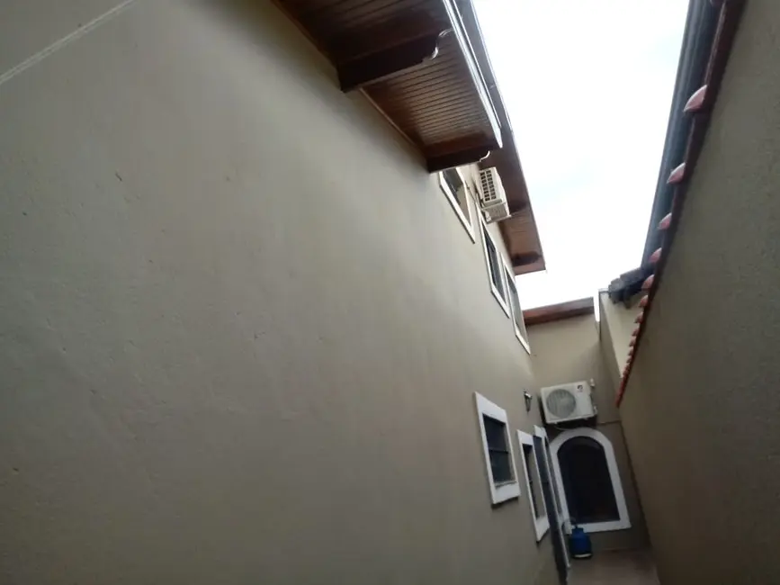 Foto 3 de Casa com 4 quartos à venda, 218m2 em Loteamento Residencial Andrade, Pindamonhangaba - SP