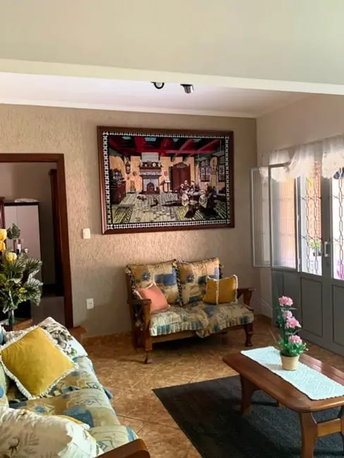 Foto 2 de Casa com 3 quartos à venda, 164m2 em Residencial e Comercial Cidade Morumbi, Pindamonhangaba - SP