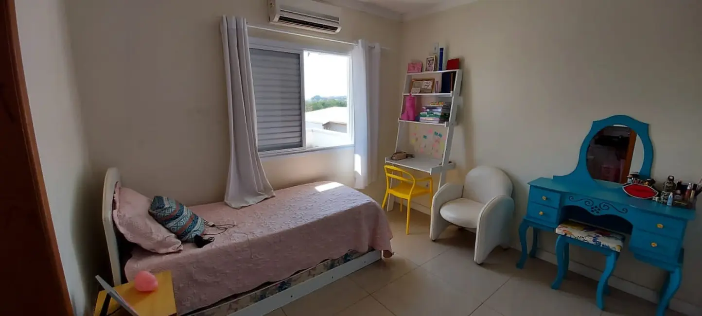 Foto 8 de Casa de Condomínio com 3 quartos à venda em Piracangaguá, Taubate - SP